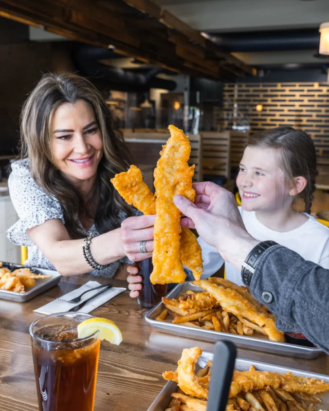 Cheers to the women who do it all! 🌸💖 Celebrate Mom with delicious food, sweet moments, and endless love this Mother’s Day. You deserve the best, Mom! 💐#Mothersday #celebratemothers#Joeys #goodeats  #localeats #tastyeats #letseat #foodiesofinstagram