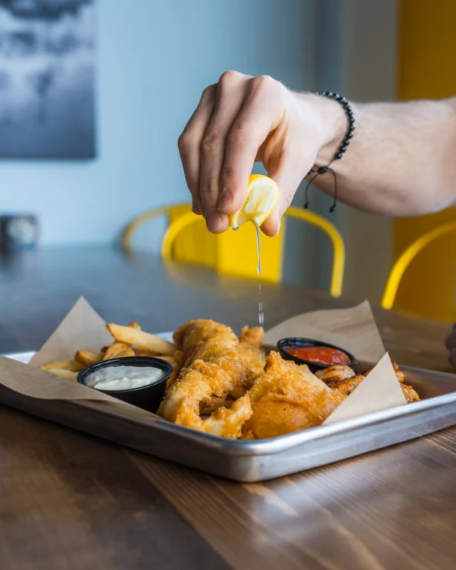 Tuesdays taste better at Joey’s with all you can eat fish and chips 🐟🍟 Crispy, golden, and ready for as many rounds as you can handle.#Joeys #allyoucaneat #fishandchips #foodiesofinstagram